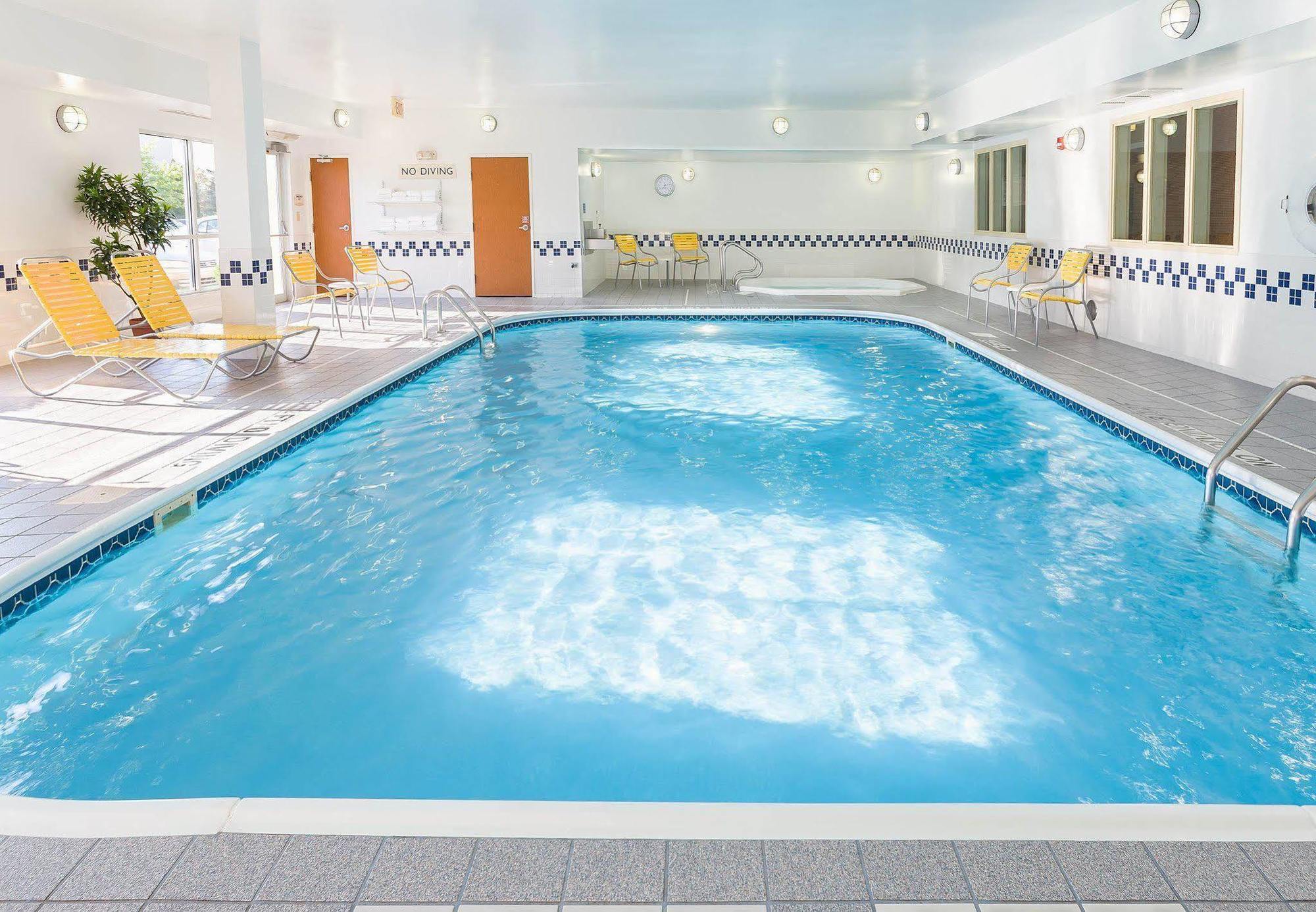 Fairfield Inn & Suites Гранд-Рапидс Экстерьер фото